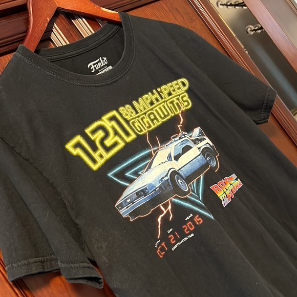Back To The Future Movie with the DeLorean Super Cool Rare T-Shirt by Funko! - Picture 4 of 5